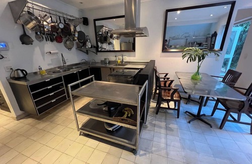 Jardim Europa House | Charming 4-Suite House in Jardim Europa