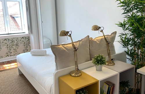 Santos House | Charming 6 Bedroom Apartment w/River View