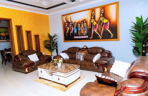 Kigali House | Charming 6-bedroom guesthouse in Kigali