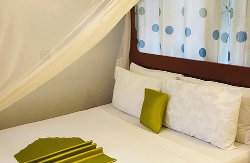 Arusha Hotel | Charming 9-bedroom hotel with AC, fitness room in fabulous Arusha