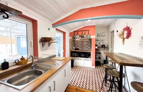 Perofilho Apartment | Charming Apartment with River Views & Sunny Terraces near Lisbon