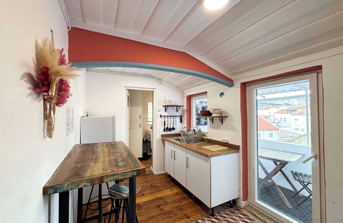 Perofilho Apartment | Charming Apartment with River Views & Sunny Terraces near Lisbon