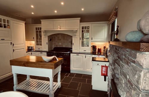 Glenbeigh Cottage | Charming and Comfortable Cottage, Glenbeigh, Ring of Kerry, Free WiFi