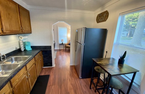 Lansing House | Charming and Cozy Lansing Loft Home