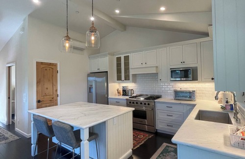 Almonte Cottage | Charming and private detached cottage unit with AC in beautiful Mill Valley