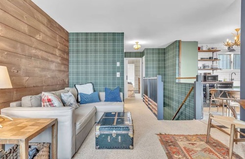 Warren Condo | Charming and Renovated 2BR/2BA Condo in Sugarbush VT