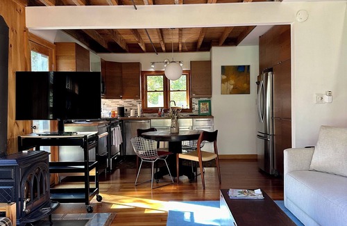 Lanesville House | Charming and secluded 2-bedroom cottage in the Catskills with WiFi and AC