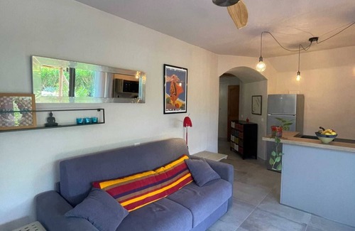 Lecci Apartment | Charming apartment 70m from the beach of St Cypien