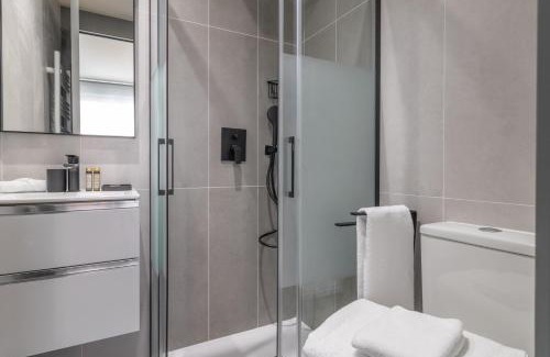 Barrio de La Latina Apartment | Charming Apartment for 3 in La Latina Steps from El Rastro Latina Toledo VIII