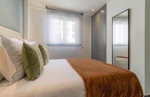 Barrio de La Latina Apartment | Charming Apartment for 3 in La Latina Steps from El Rastro Latina Toledo VIII