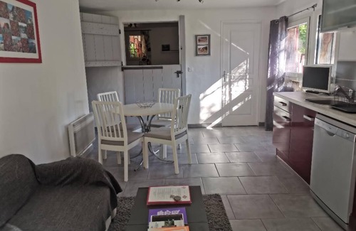 Ascain Apartment | Charming apartment, in an authentic setting, private terrace.