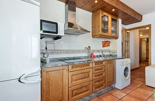 Gudar Apartment | Charming Apartment in Gudar with Terrace