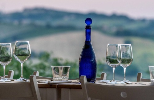Carassai Apartment | Charming apartment in Carassai with terrace