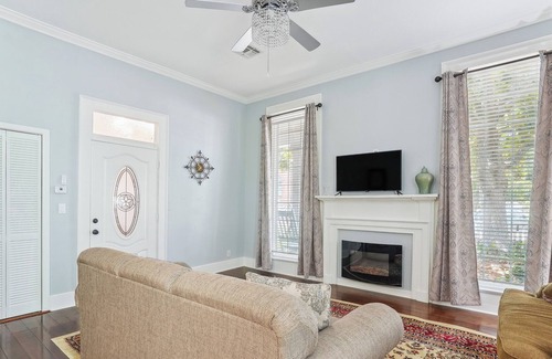 Jefferson Apartment | Charming Apartment Retreat in Historic Jefferson!