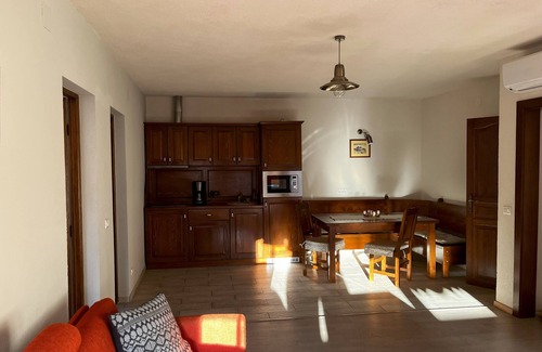 Brasov Villa | Charming Apartment - Residence in Brasov's Historical Center - Free Parking