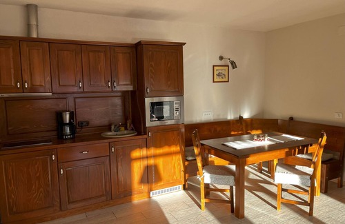 Brasov Villa | Charming Apartment - Residence in Brasov's Historical Center - Free Parking