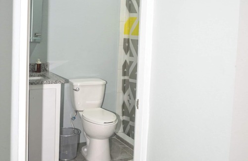 Colonarie House | Charming apartment with WiFi and AC in peaceful Golden Vale