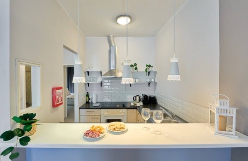 Lower Town Apartment | Charming Apt in Heart of Grand Place 1