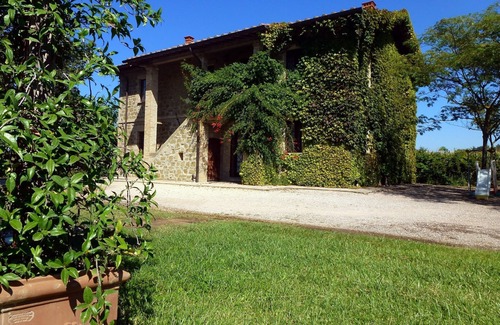 Torgiano Apartment | Charming apt. with pool in a wine estate. Free WIFI, Free veg garden, free wine