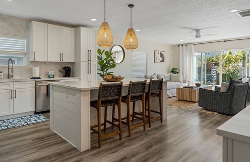 Jacksonville Beach House | Charming Beach Hideaway with Heated Pool