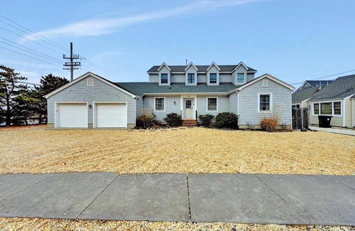 Normandy Beach House | Charming Beach Block Mantoloking Home