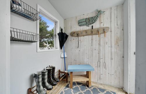 Rockaway Beach House | Charming Beach Cabin Close Beach Access