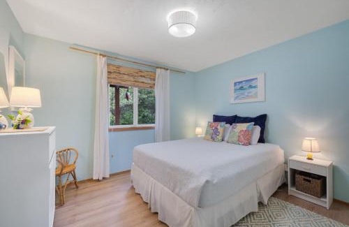 Rockaway Beach House | Charming Beach Cabin Close Beach Access