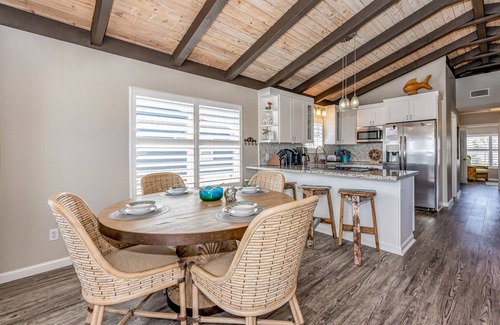 Jamaica Beach House | Charming beach house/Canal living/Grills/kayaks!