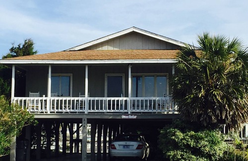 Holden Beach Cottage | Charming Beach House with Front and Back Porch water views