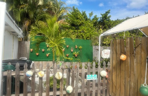 Lake Worth House | Charming BeachCottage