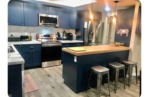 La Quinta Cove House | Charming bedroom in fabulous La Quinta with AC