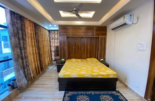Allahabad Bed & Breakfast | Charming bedroom in wonderful Prayagraj with AC, WiFi