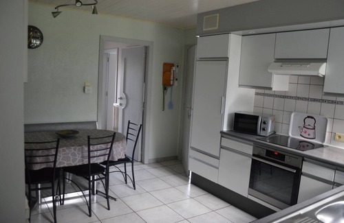 Opglabbeek House | Charming Belgian Getaway, vakantiewoning in Oudsbergen - 3 Bedrooms & Garden