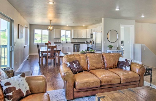 Belgrade House | Charming Belgrade Home w/ Deck & Game Room!