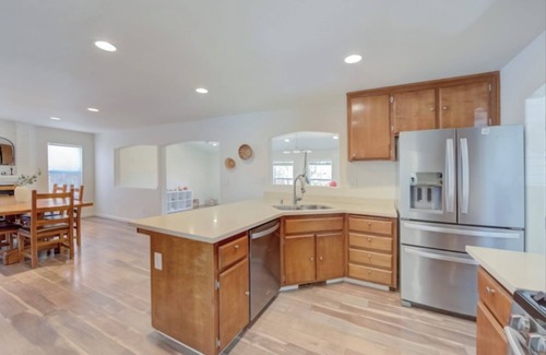 Fairfield House | Charming Big 4-bedroom house with AC in Suisun City