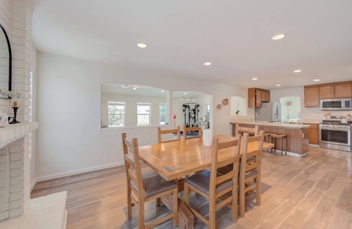 Fairfield House | Charming Big 4-bedroom house with AC in Suisun City