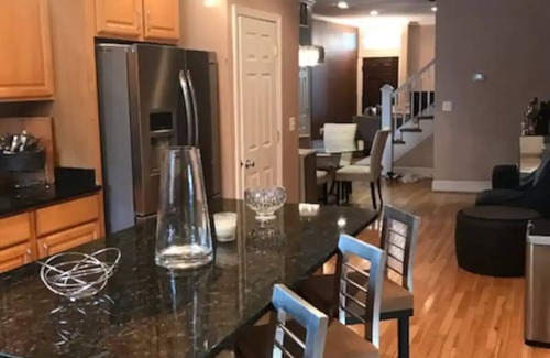 Bloomingdale House | Charming Bloomingdale Row Home with Deck and Parking