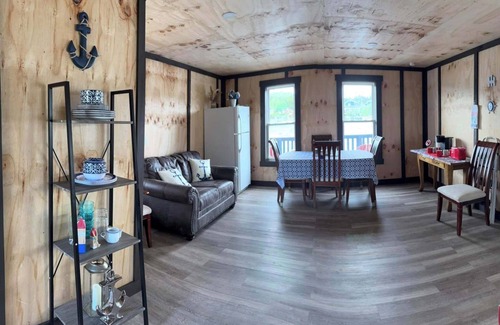 Terra Nova Cabin | Charming boat house by the Ocean in beautiful Smith's Harbour, NL with WiFi