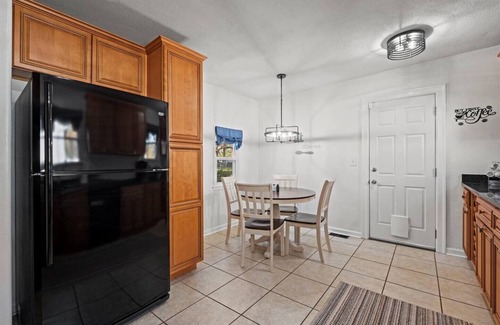 Overland Park House | Charming Bungalow with Spacious Yard