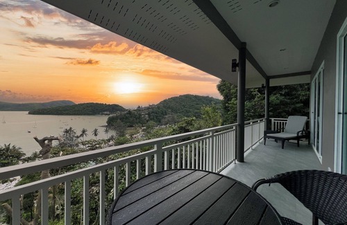 Talat Nuea House | Charming bungalow with WiFi and AC in serene Ao Yon Bay , Cape Panwa Phuket