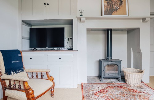 Sturminster Marshall Cottage | Charming Cottage with an acre of garden in Dorset Countryside