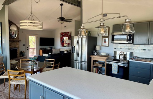 Canyon Lake House | Charming Canyon Lake House with Spectacular Lake View