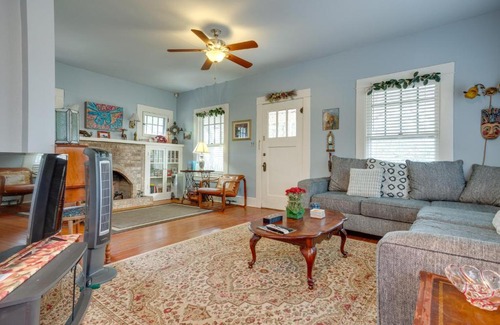 Canyon Lake House | Charming Canyon Lake Cottage with Pool and BBQ Pit!