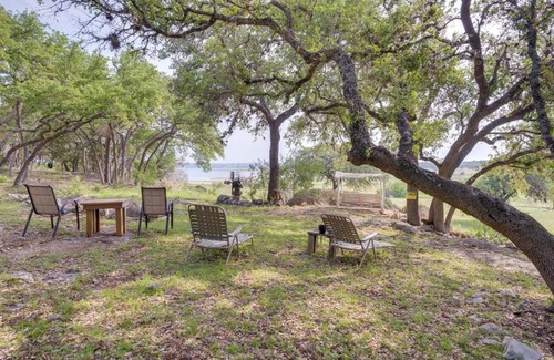 Canyon Lake House | Charming Canyon Lake Cottage with Pool and BBQ Pit!
