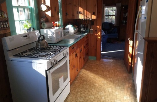 South Chatham Cottage | Charming Cape Cottage in Chatham, 2 Min From Beach