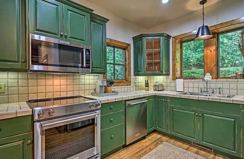 Cashiers Cottage | Charming Cashiers Cottage w/Screened Porch!