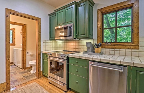 Cashiers Cottage | Charming Cashiers Cottage w/Screened Porch!