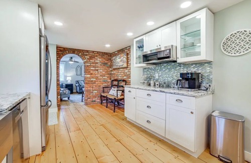 Cavendish Cottage | Charming Cavendish Cottage: All-Season Retreat for fun and relaxation!n