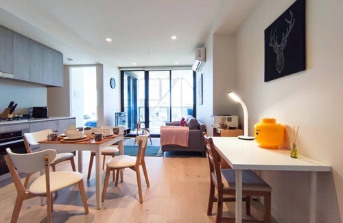 Adelaide Central Business District Apartment | Charming/Central Apartment Home/RundleMall