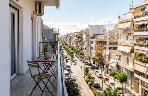 Kallithea Apartment | Charming Central Apt with Parking 3